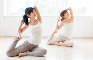 Lợi ích khi luyện tập yoga ở phụ nữ trung niên - giangyoga