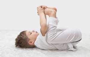 Bài tập yoga đơn giản giải tỏa mệt mỏi ngày Tết- giangyoga.com