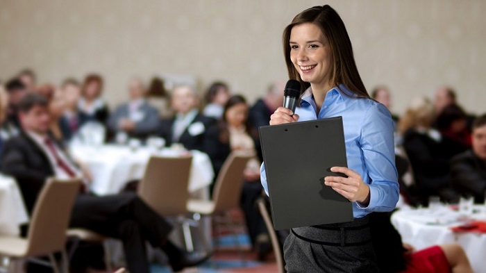 Căng thẳng, áp lực giao tiếp là nguyên nhân khiến hàm, lưỡi căng cứng