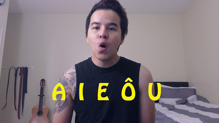 Mở khoang miệng và họng giúp giọng vang, âm trầm và cao rõ ràng hơn.