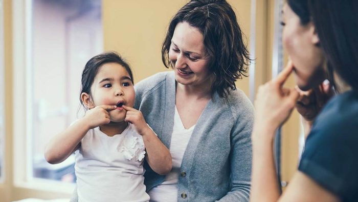 Trị liệu giọng nói và luyện giọng nên chọn gì? Khác nhau như thế nào?