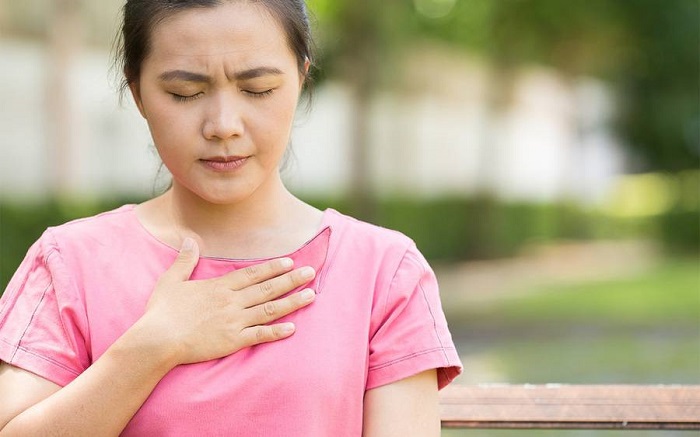Hơi thở ngắn và không kiểm soát được luồng hơi có thể ảnh hưởng đến giọng nói